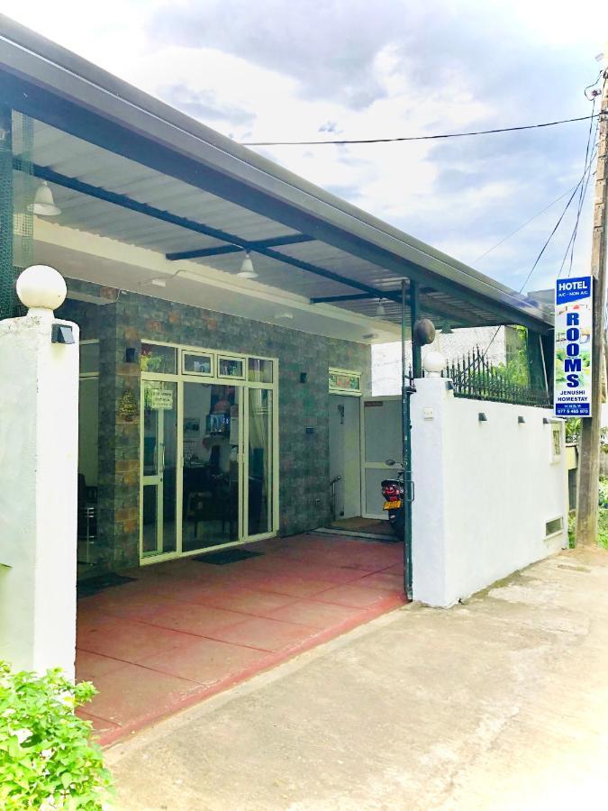 Jenushi Homestay Kandy Eksteriør bilde