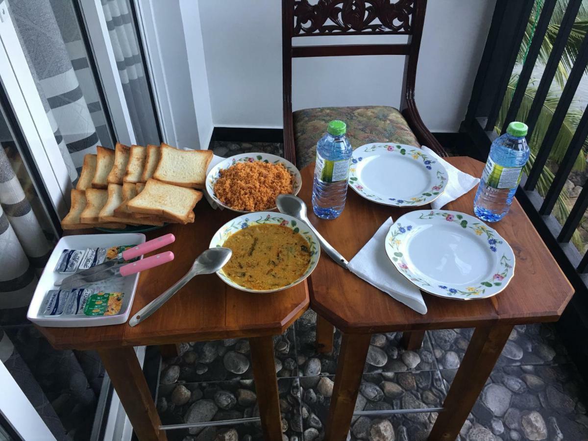Jenushi Homestay Kandy Eksteriør bilde