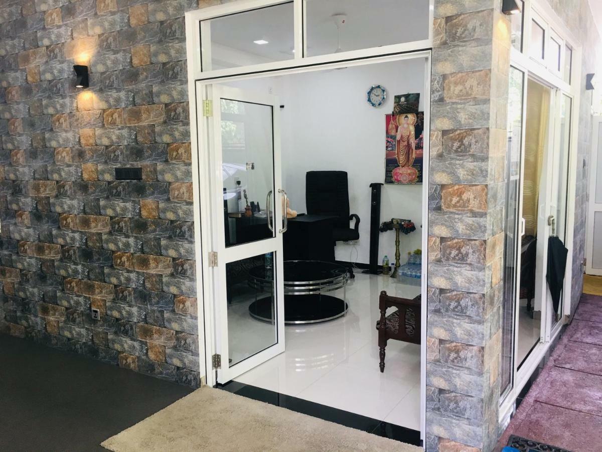 Jenushi Homestay Kandy Eksteriør bilde