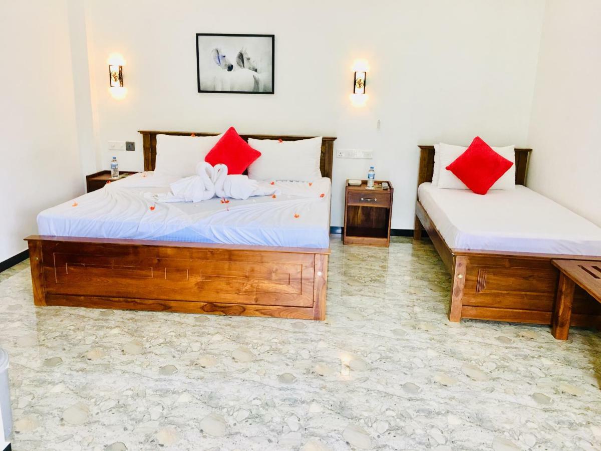 Jenushi Homestay Kandy Eksteriør bilde