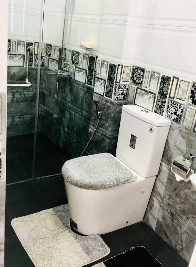 Jenushi Homestay Kandy Eksteriør bilde