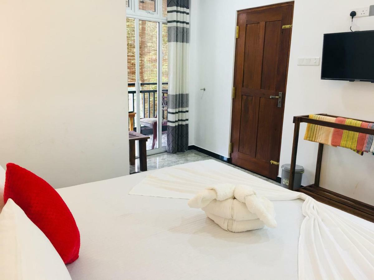 Jenushi Homestay Kandy Eksteriør bilde