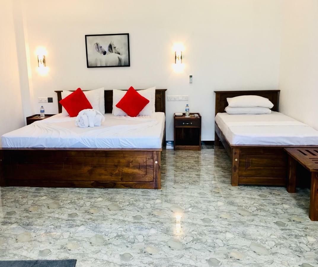 Jenushi Homestay Kandy Eksteriør bilde