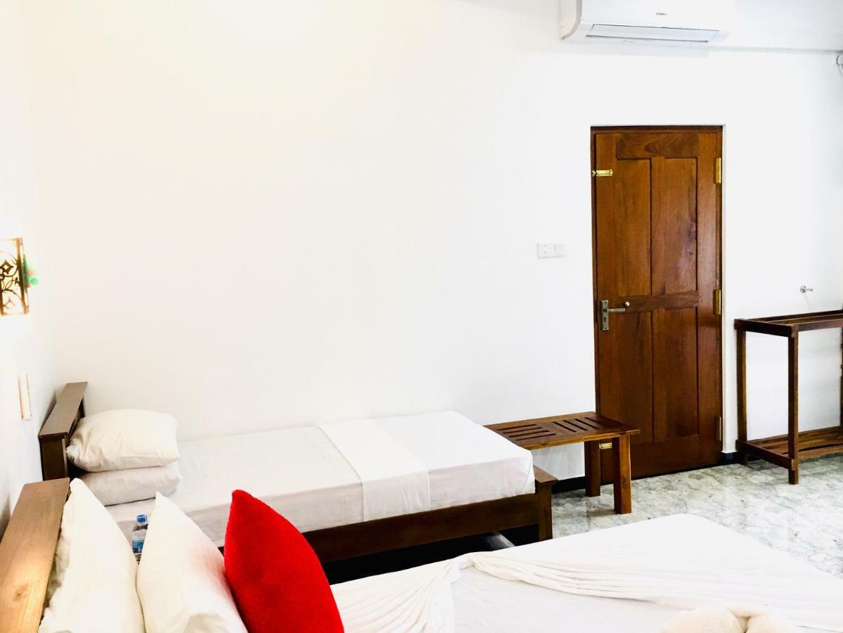 Jenushi Homestay Kandy Eksteriør bilde