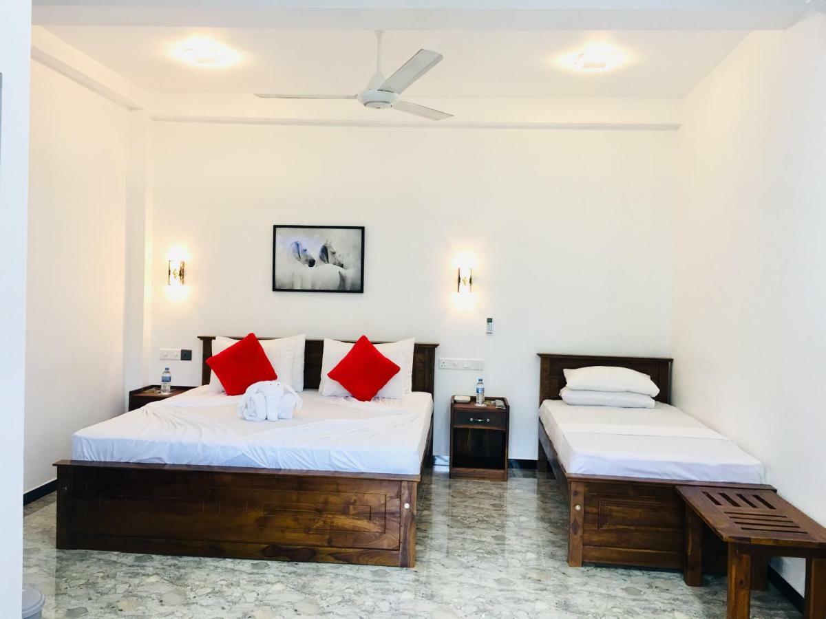 Jenushi Homestay Kandy Eksteriør bilde